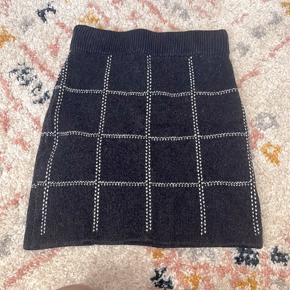 Sweater skirt - Picture 1 of 4